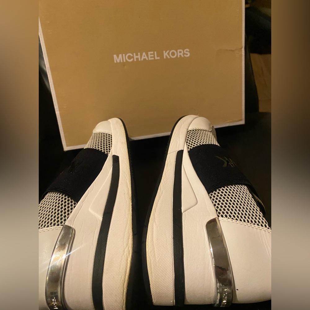 Preloved w/box Michael Kors monochrome slip-on Sneakers for women’s, size 7.5 - Picture 15 of 15